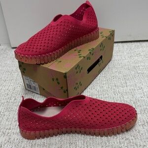 Stylish Isle Jacobsen Women's Pink Slip-On Shoes